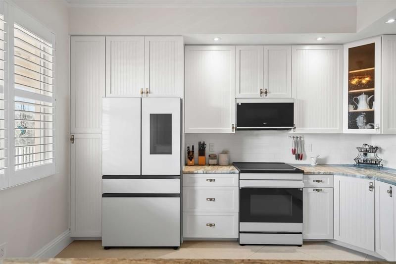 3 Harbour Isle Dr. East, Unit 302, Fort Pierce, FL 34949 Photo