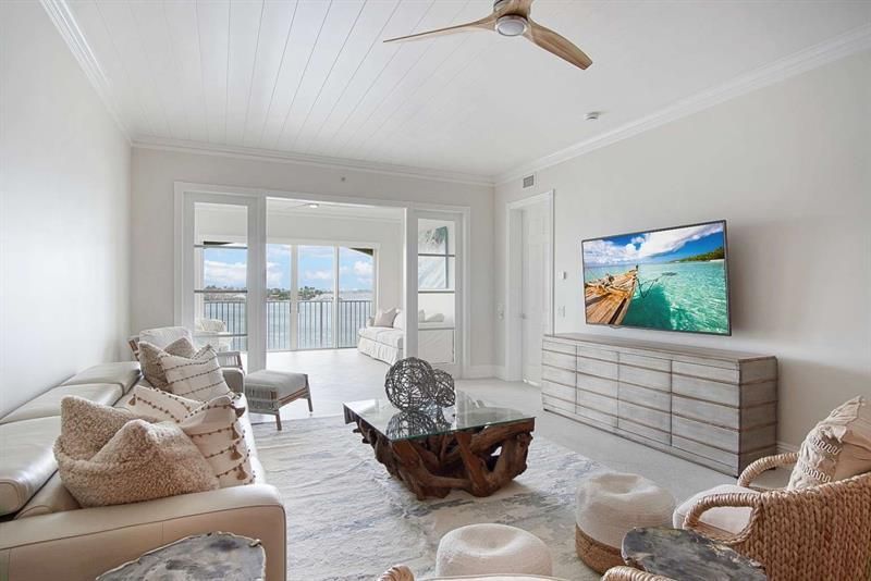 3 Harbour Isle Dr. East, Unit 302, Fort Pierce, FL 34949 Photo