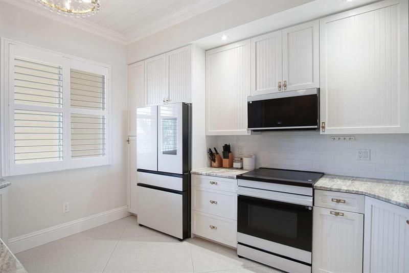 3 Harbour Isle Dr. East, Unit 302, Fort Pierce, FL 34949 Photo