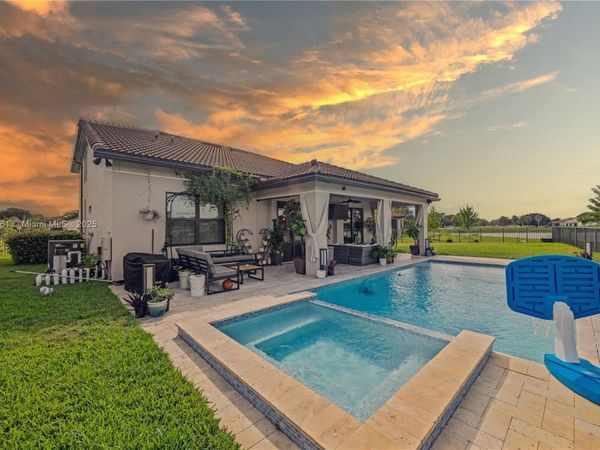 8152 NW 78th St, Tamarac, FL 33321