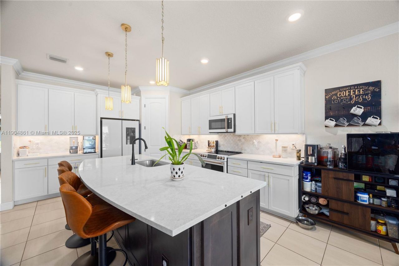 8152 NW 78th St, Tamarac, FL 33321 Photo