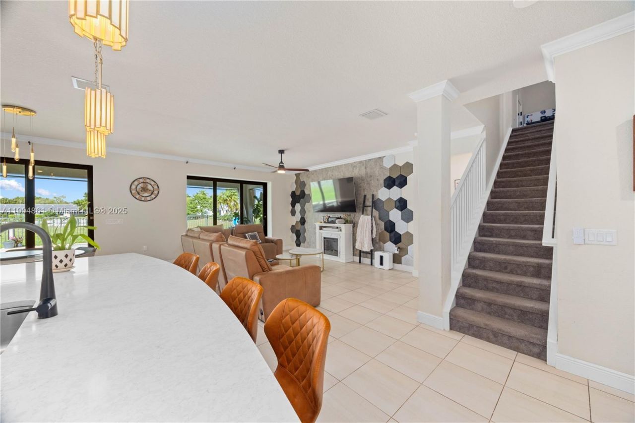 8152 NW 78th St, Tamarac, FL 33321 Photo