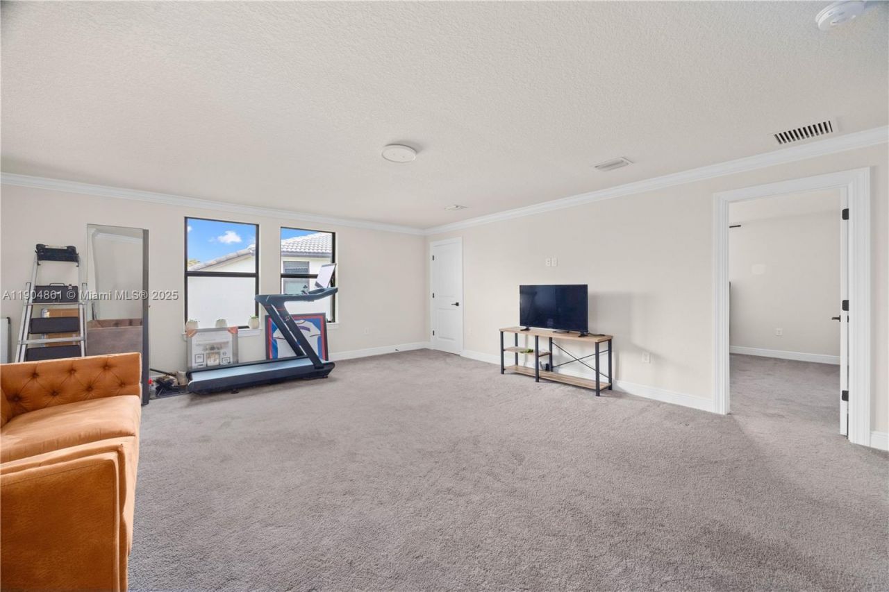 8152 NW 78th St, Tamarac, FL 33321 Photo