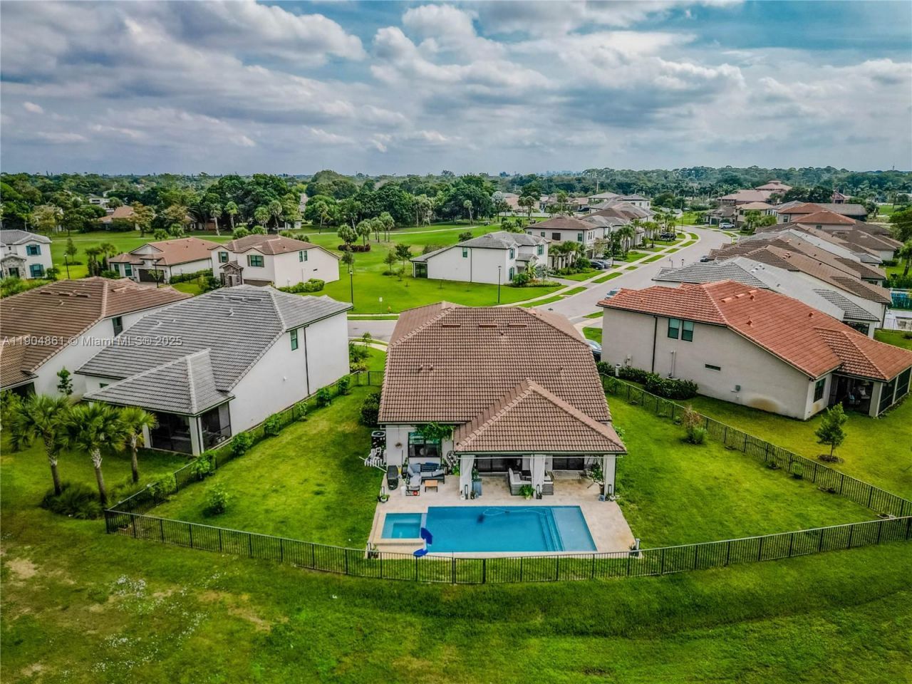 8152 NW 78th St, Tamarac, FL 33321 Photo
