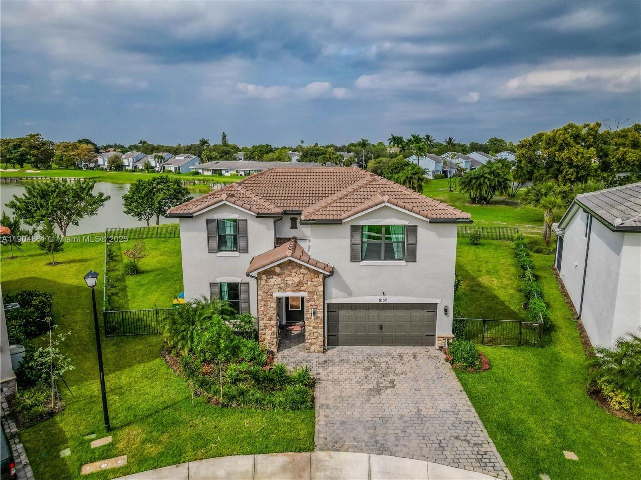 8152 NW 78th St, Tamarac, FL 33321 Photo