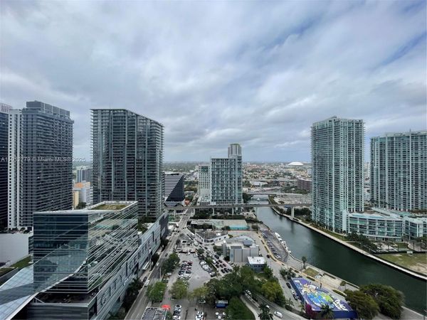 68 SE 6th St, Unit 3806, Miami, FL 33131
