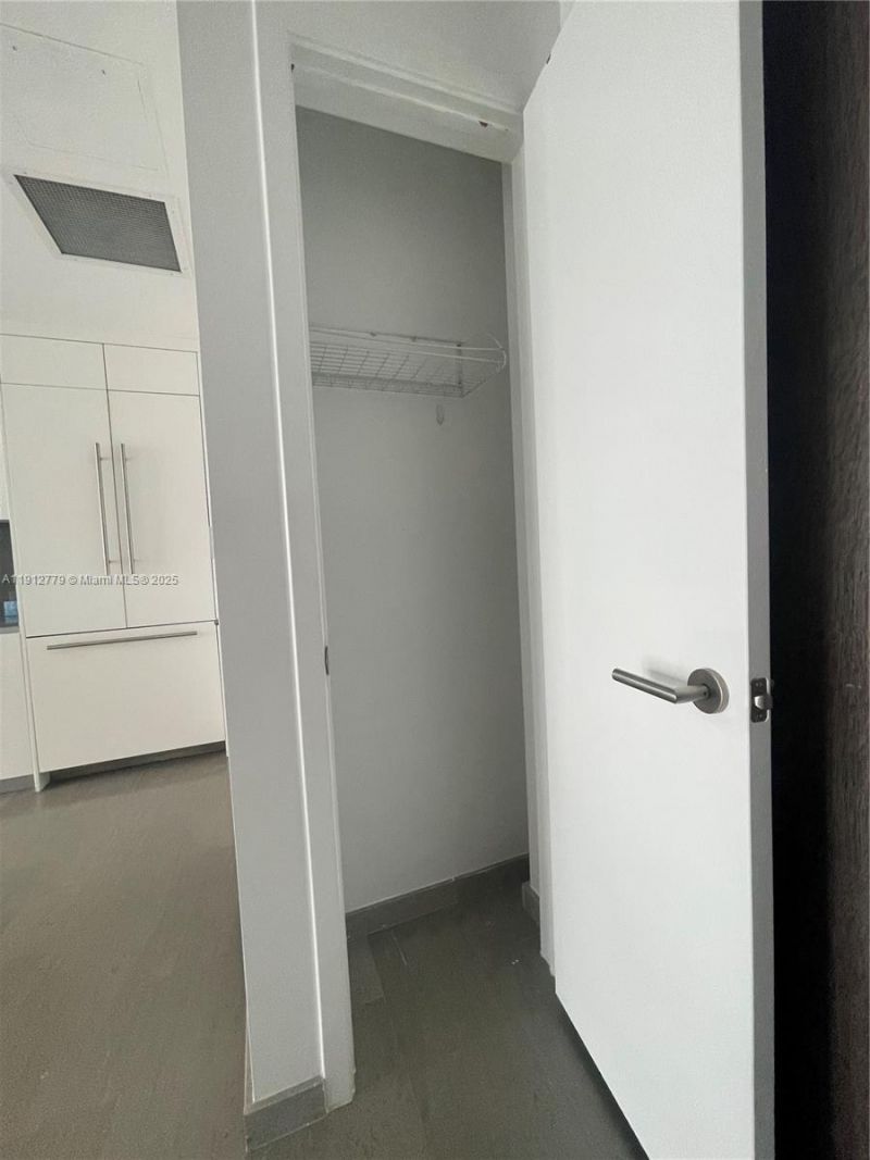 68 SE 6th St, Unit 3806, Miami, FL 33131 Photo