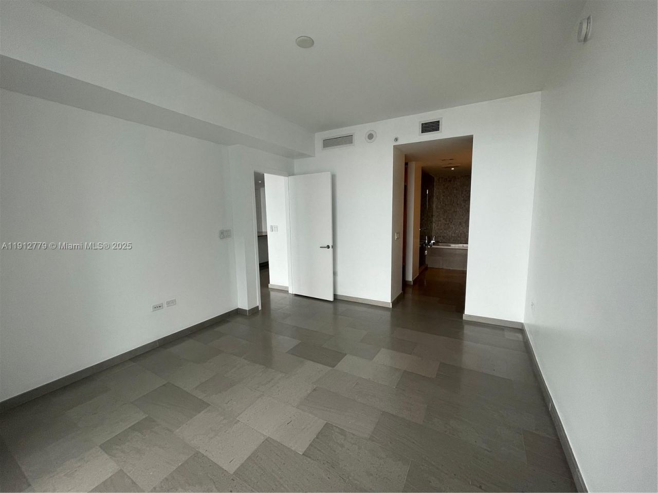 68 SE 6th St, Unit 3806, Miami, FL 33131 Photo