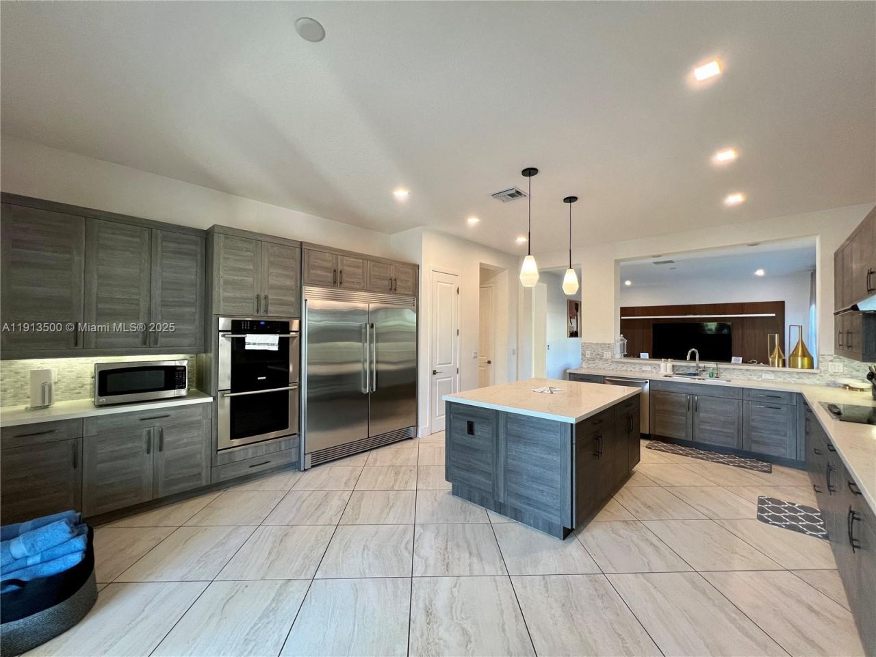 11 NW 122nd Ave, Miami, FL 33182 Photo