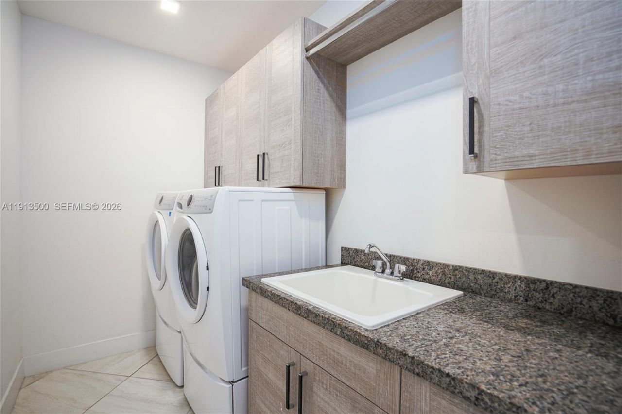 11 NW 122nd Ave, Miami, FL 33182 Photo