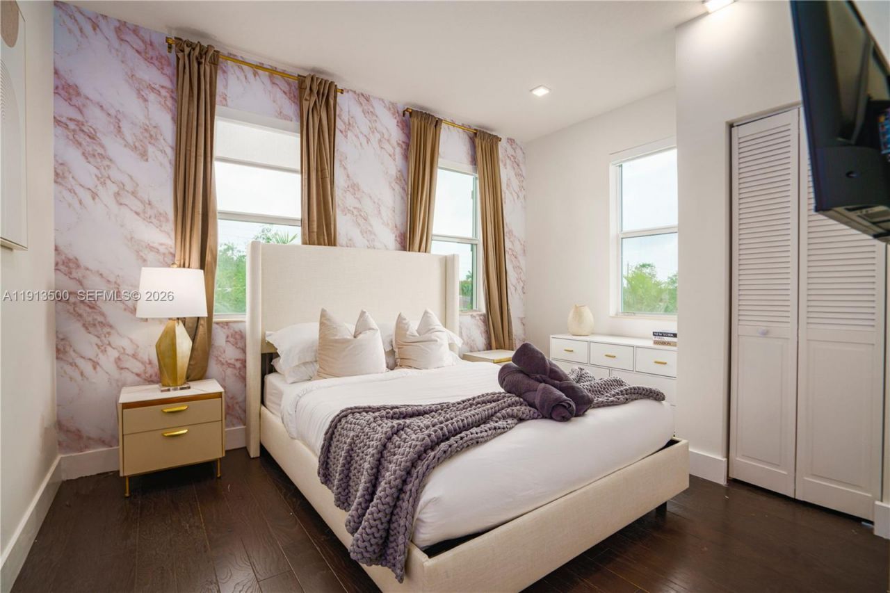 11 NW 122nd Ave, Miami, FL 33182 Photo