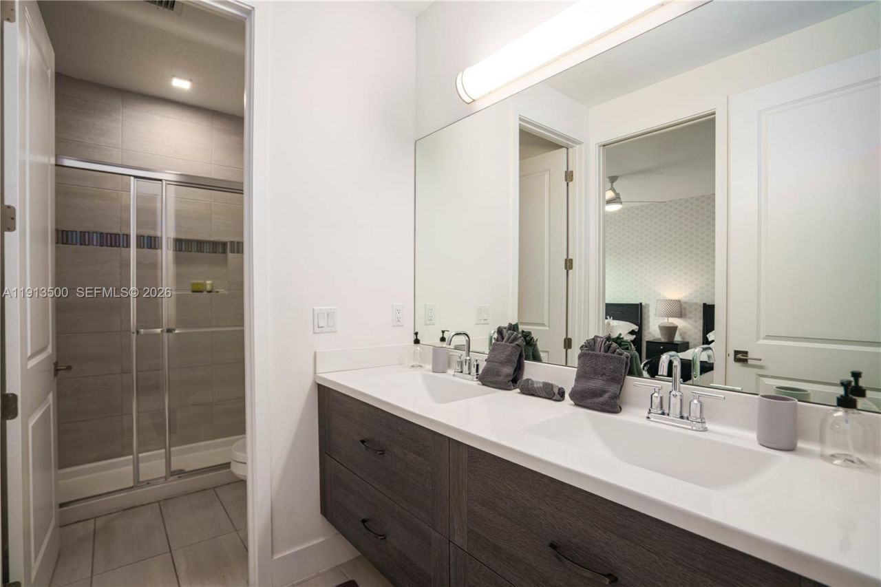 11 NW 122nd Ave, Miami, FL 33182 Photo