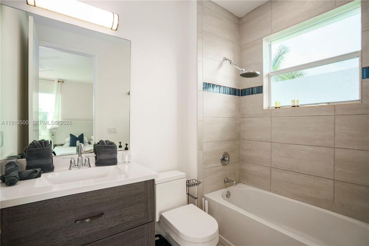 11 NW 122nd Ave, Miami, FL 33182 Photo