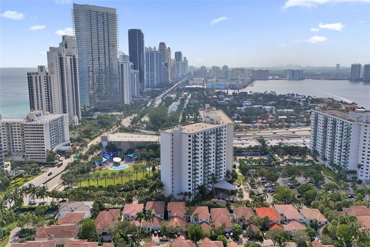 19370 Collins Ave, Unit 426, Sunny Isles Beach, FL 33160 Photo