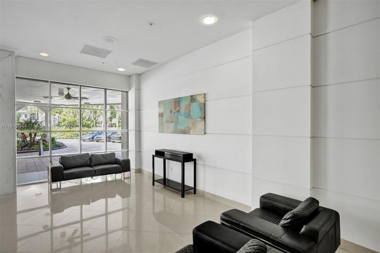 19370 Collins Ave, Unit 426, Sunny Isles Beach, FL 33160 Photo