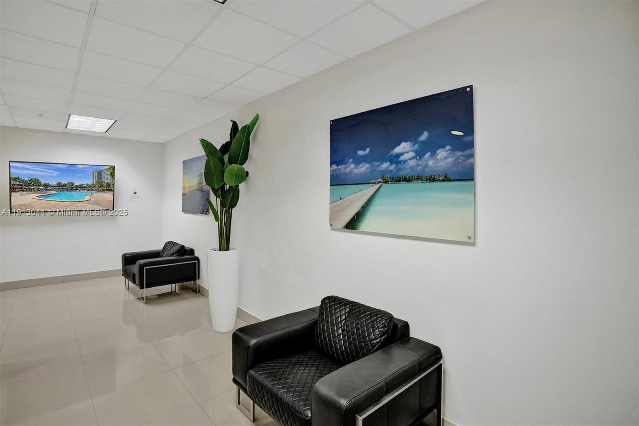 19370 Collins Ave, Unit 426, Sunny Isles Beach, FL 33160 Photo