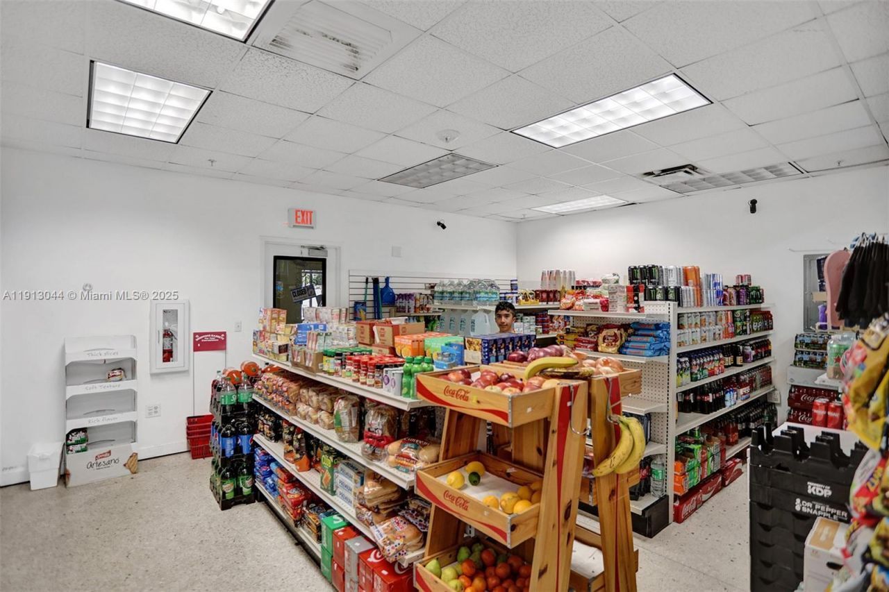 19370 Collins Ave, Unit 426, Sunny Isles Beach, FL 33160 Photo