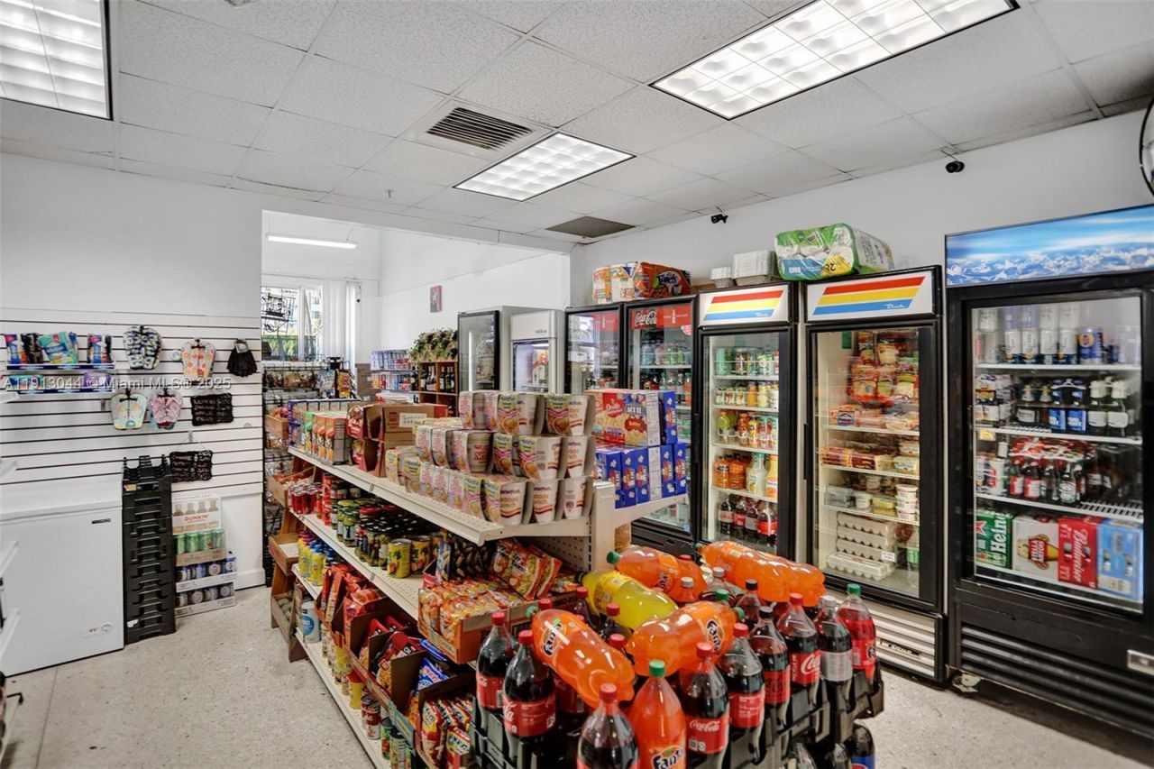 19370 Collins Ave, Unit 426, Sunny Isles Beach, FL 33160 Photo