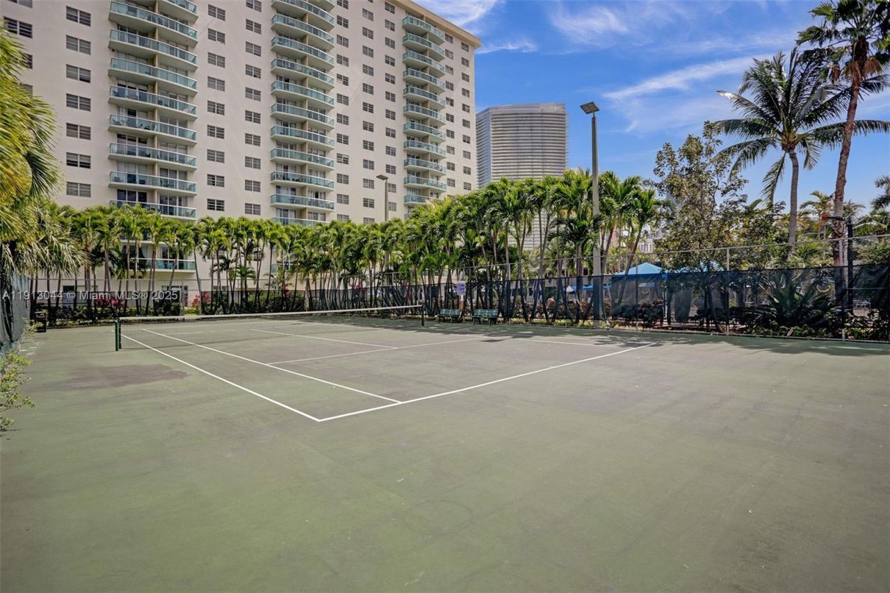 19370 Collins Ave, Unit 426, Sunny Isles Beach, FL 33160 Photo