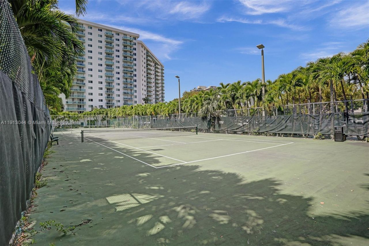 19370 Collins Ave, Unit 426, Sunny Isles Beach, FL 33160 Photo