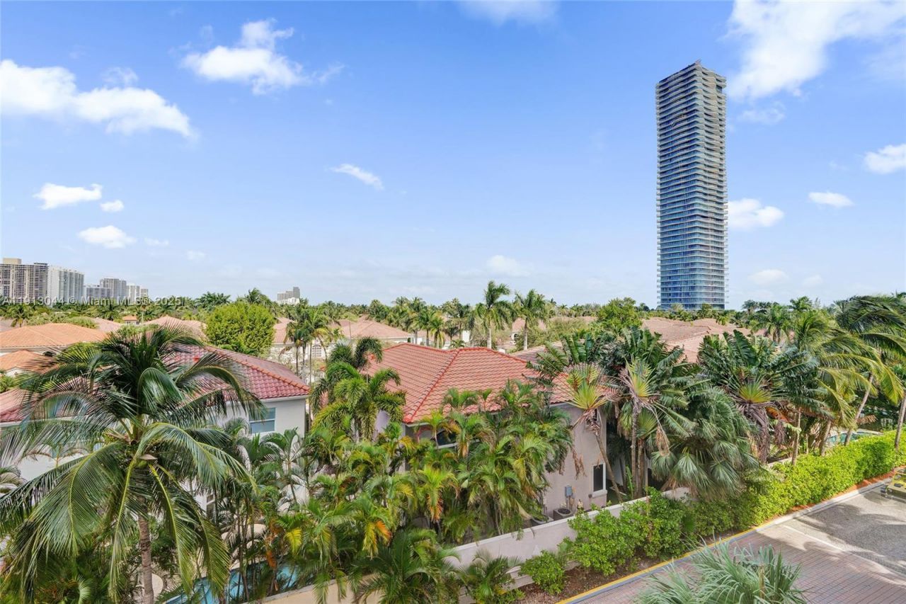 19370 Collins Ave, Unit 426, Sunny Isles Beach, FL 33160 Photo