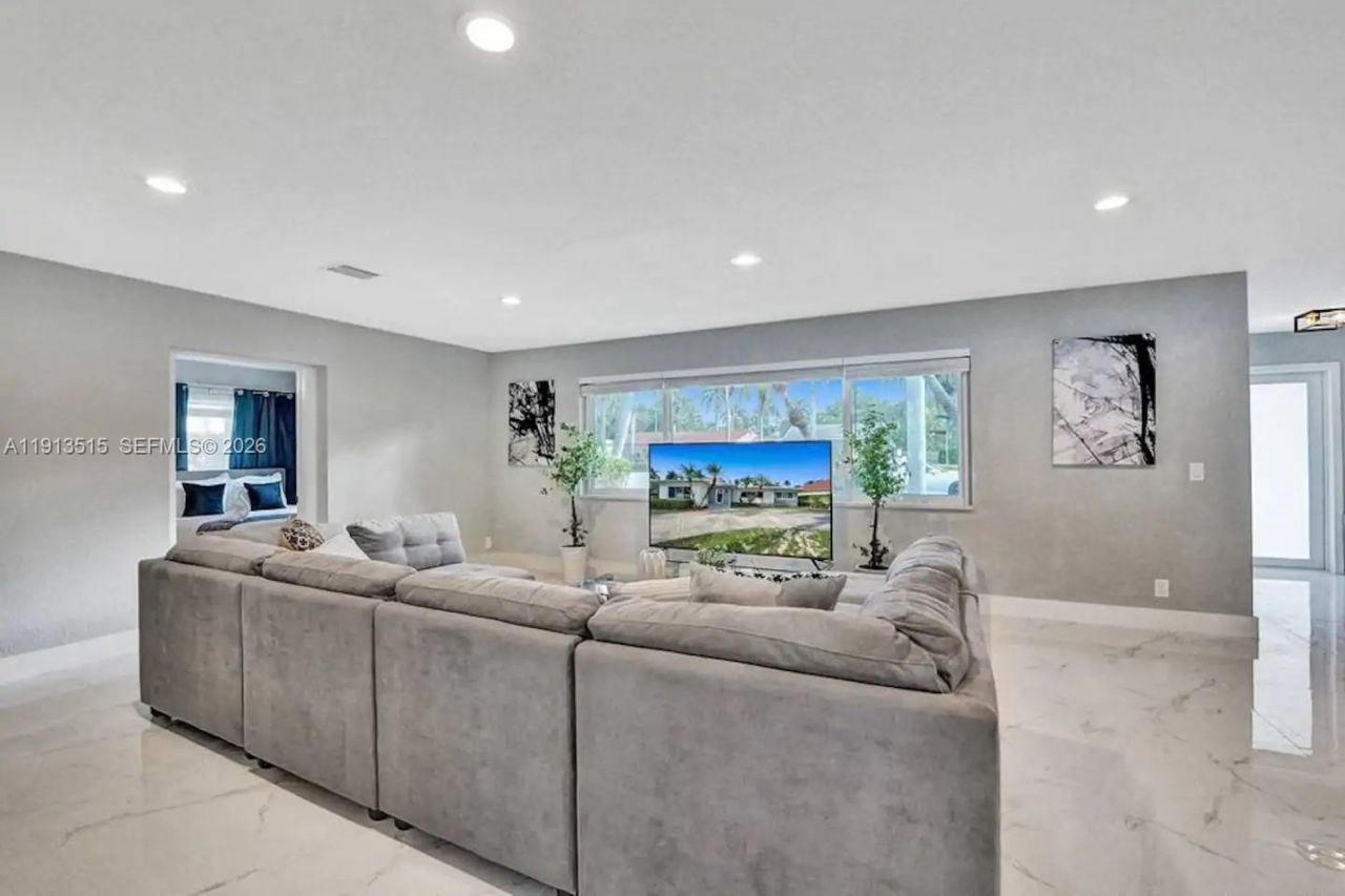 1241 Hollywood Blvd, Hollywood, FL 33019 Photo