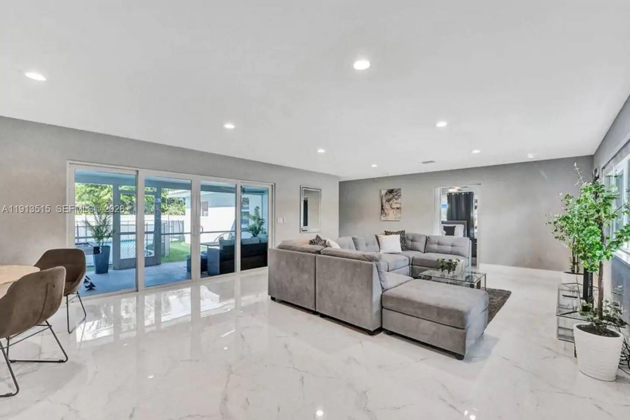 1241 Hollywood Blvd, Hollywood, FL 33019 Photo