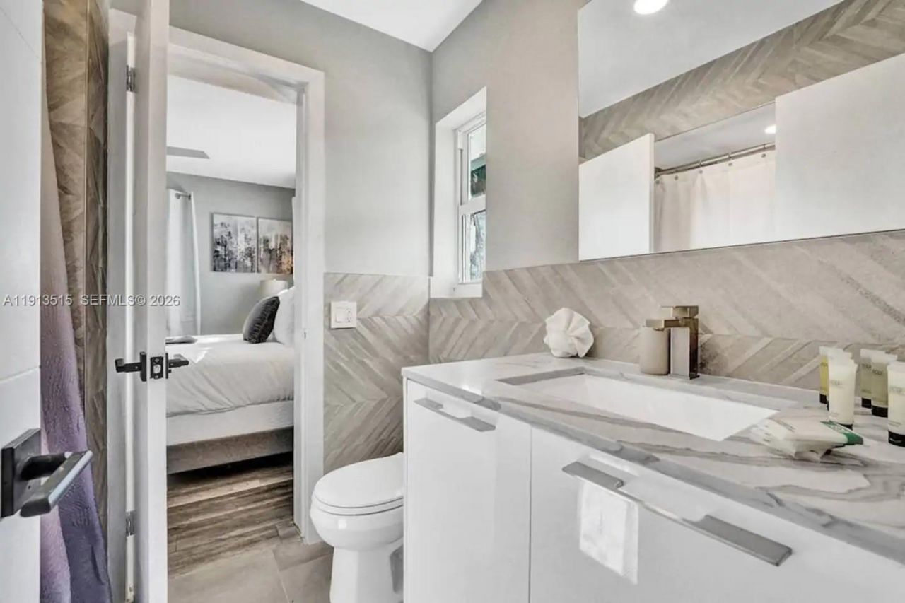 1241 Hollywood Blvd, Hollywood, FL 33019 Photo