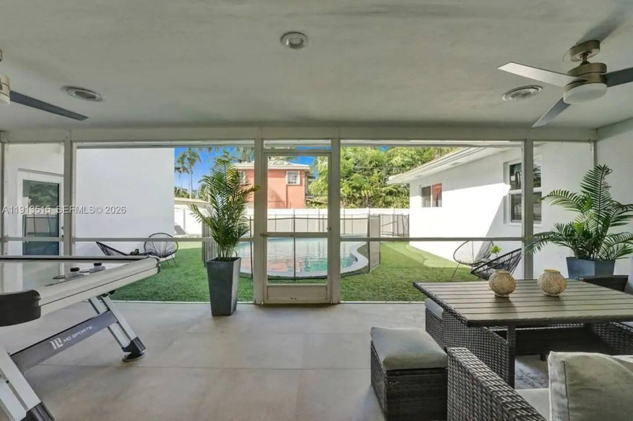 1241 Hollywood Blvd, Hollywood, FL 33019 Photo