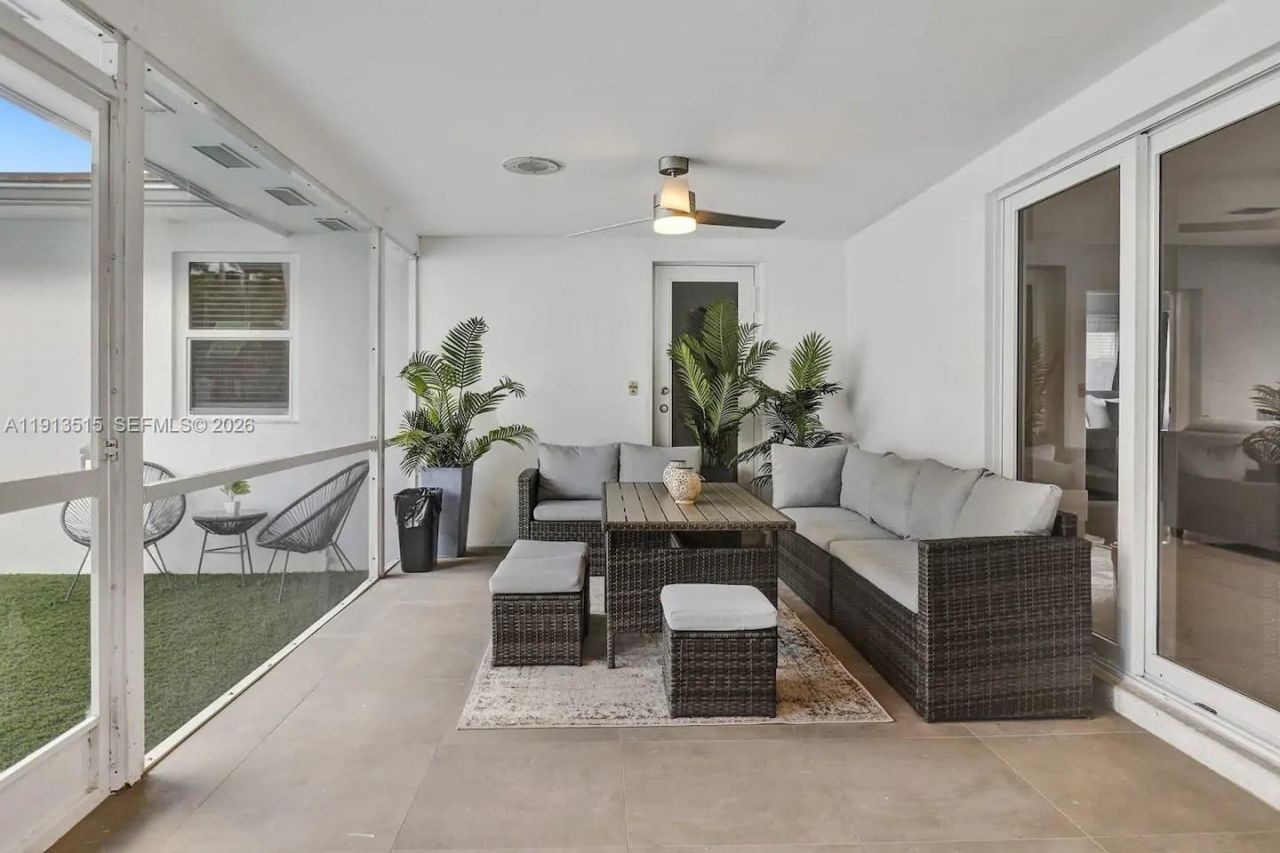 1241 Hollywood Blvd, Hollywood, FL 33019 Photo