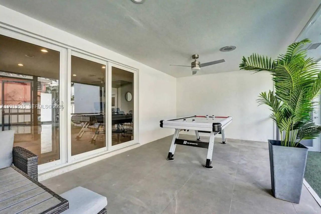 1241 Hollywood Blvd, Hollywood, FL 33019 Photo