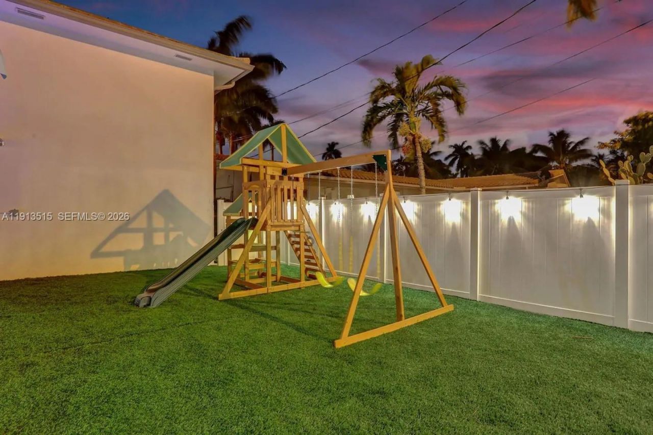 1241 Hollywood Blvd, Hollywood, FL 33019 Photo