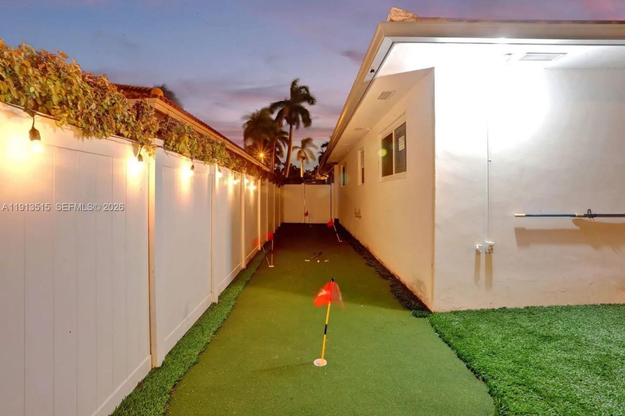 1241 Hollywood Blvd, Hollywood, FL 33019 Photo