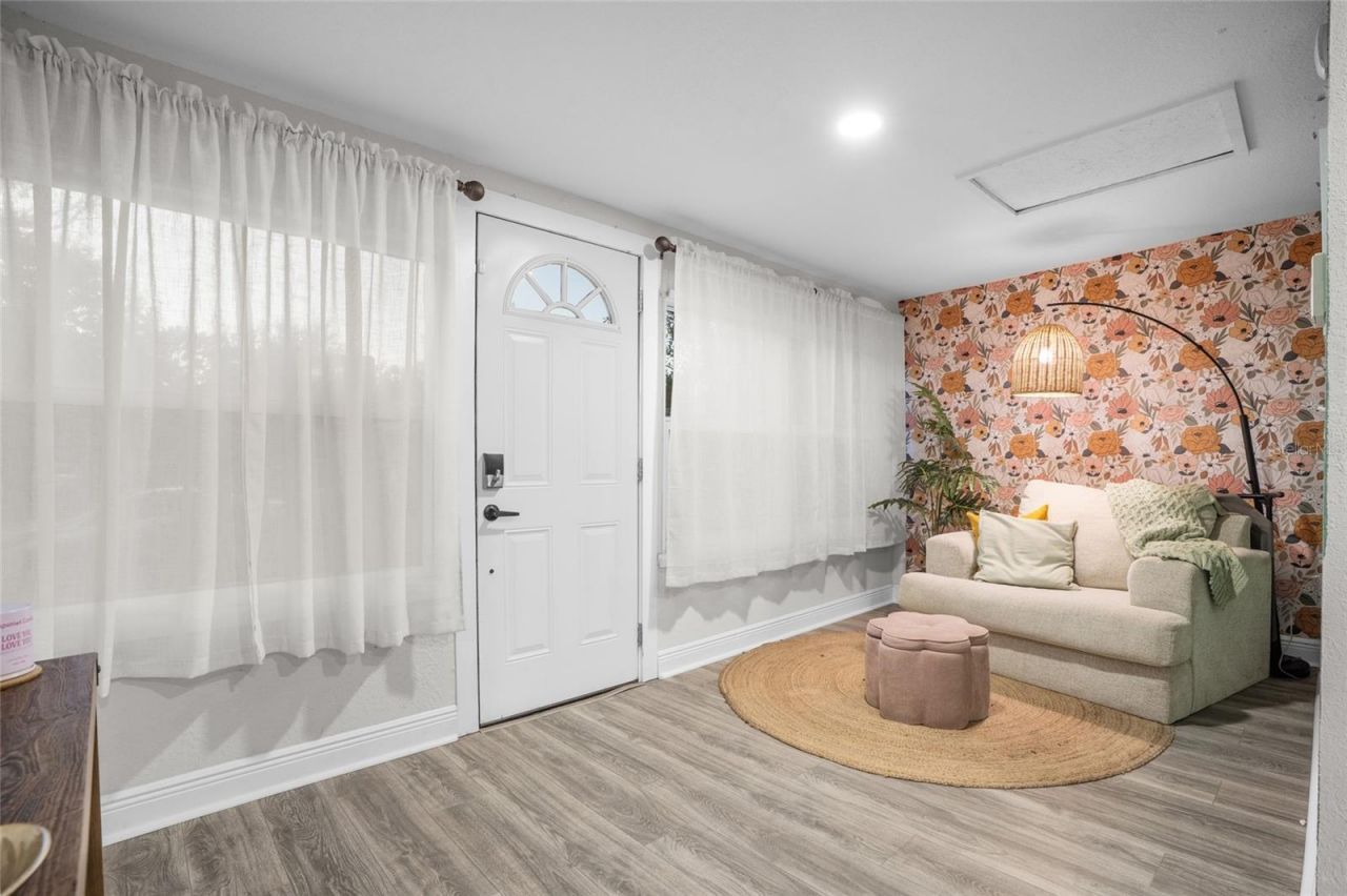 2340 10th Street S, Saint Petersburg, FL 33705 Photo