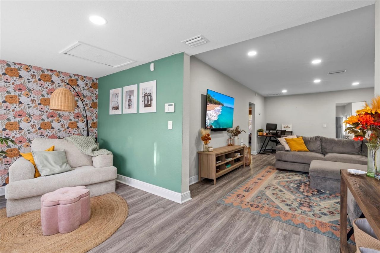 2340 10th Street S, Saint Petersburg, FL 33705 Photo