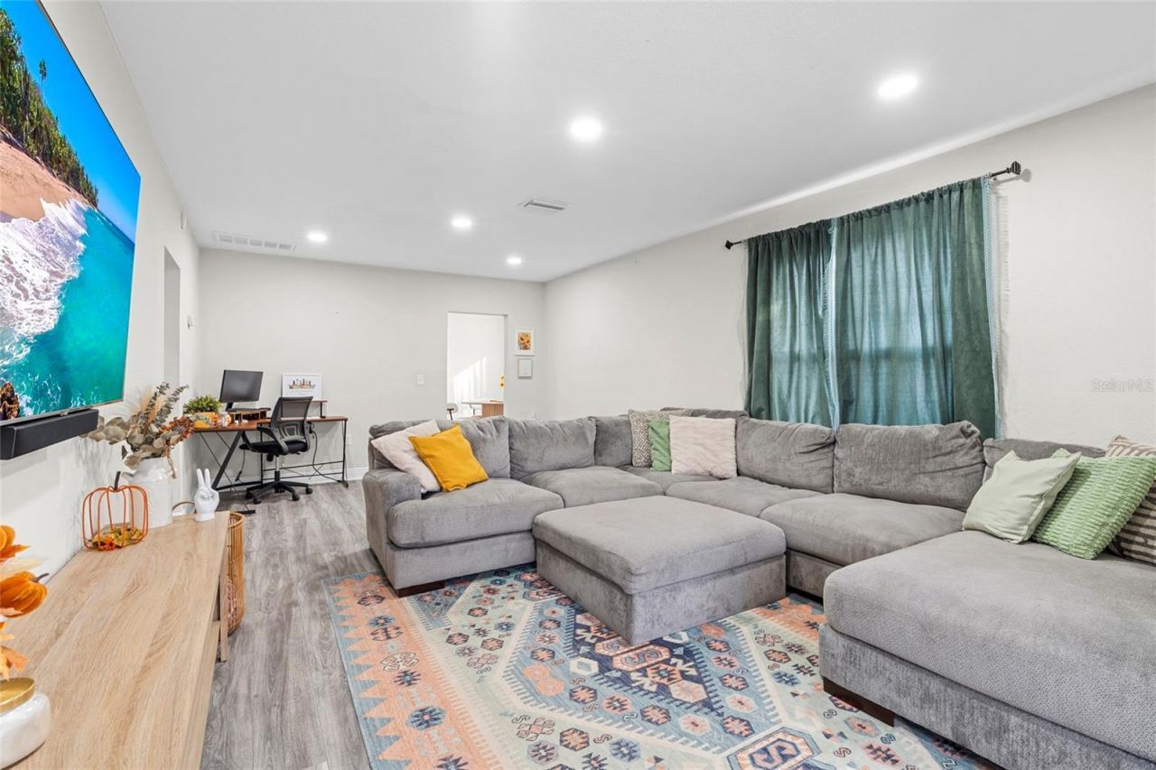 2340 10th Street S, Saint Petersburg, FL 33705 Photo