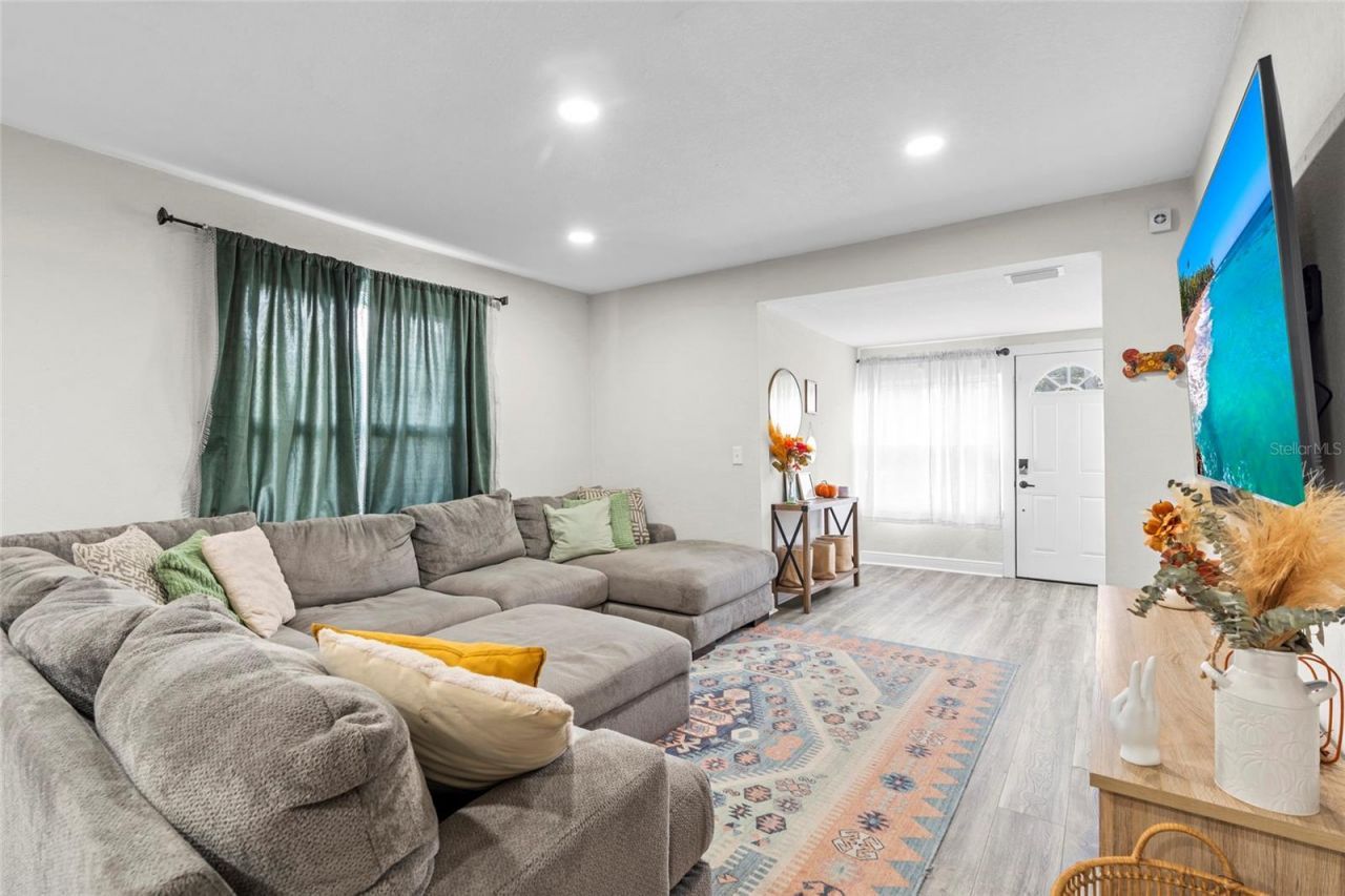 2340 10th Street S, Saint Petersburg, FL 33705 Photo