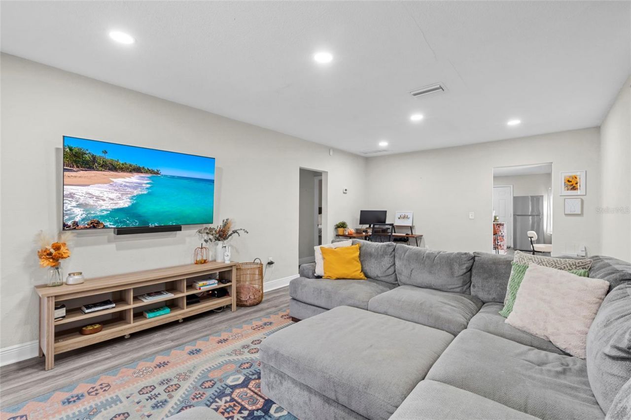 2340 10th Street S, Saint Petersburg, FL 33705 Photo