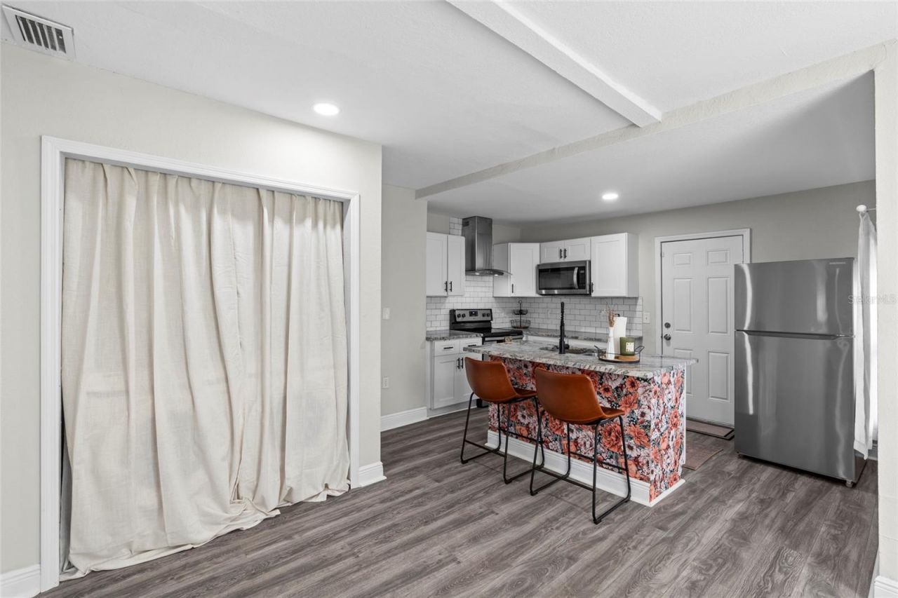 2340 10th Street S, Saint Petersburg, FL 33705 Photo