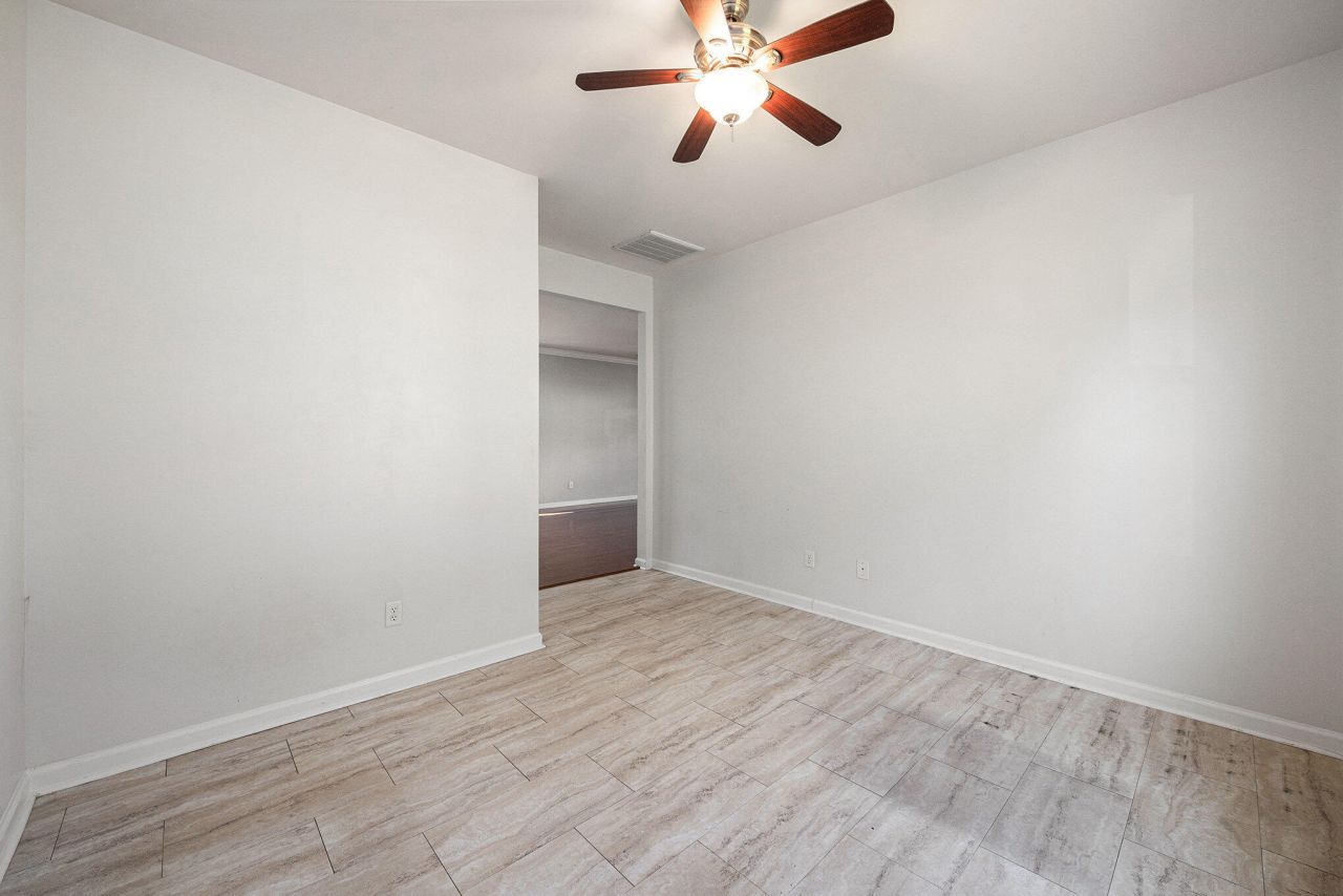 4810 Hawkins Drive Photo 11