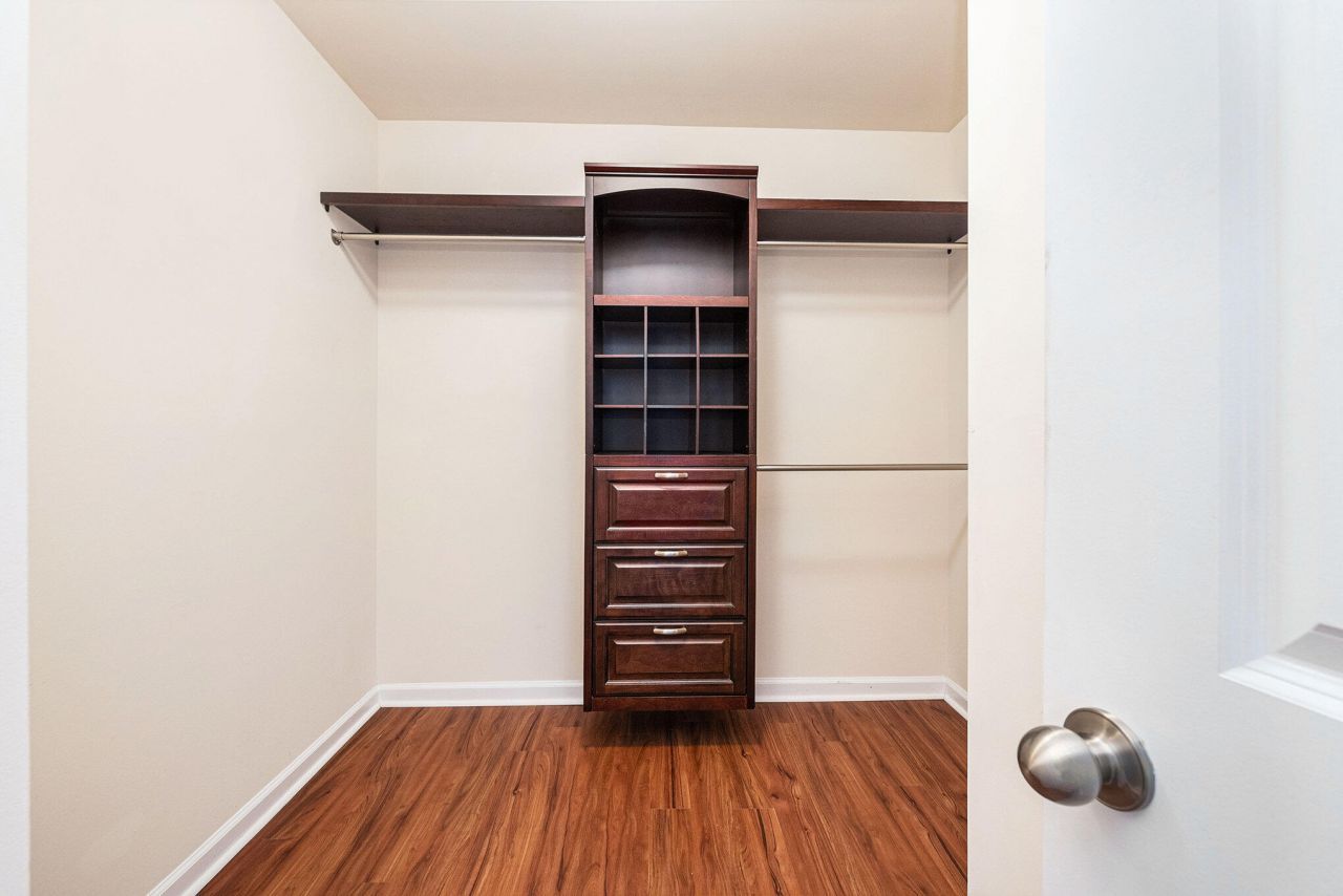 4810 Hawkins Drive Photo 29