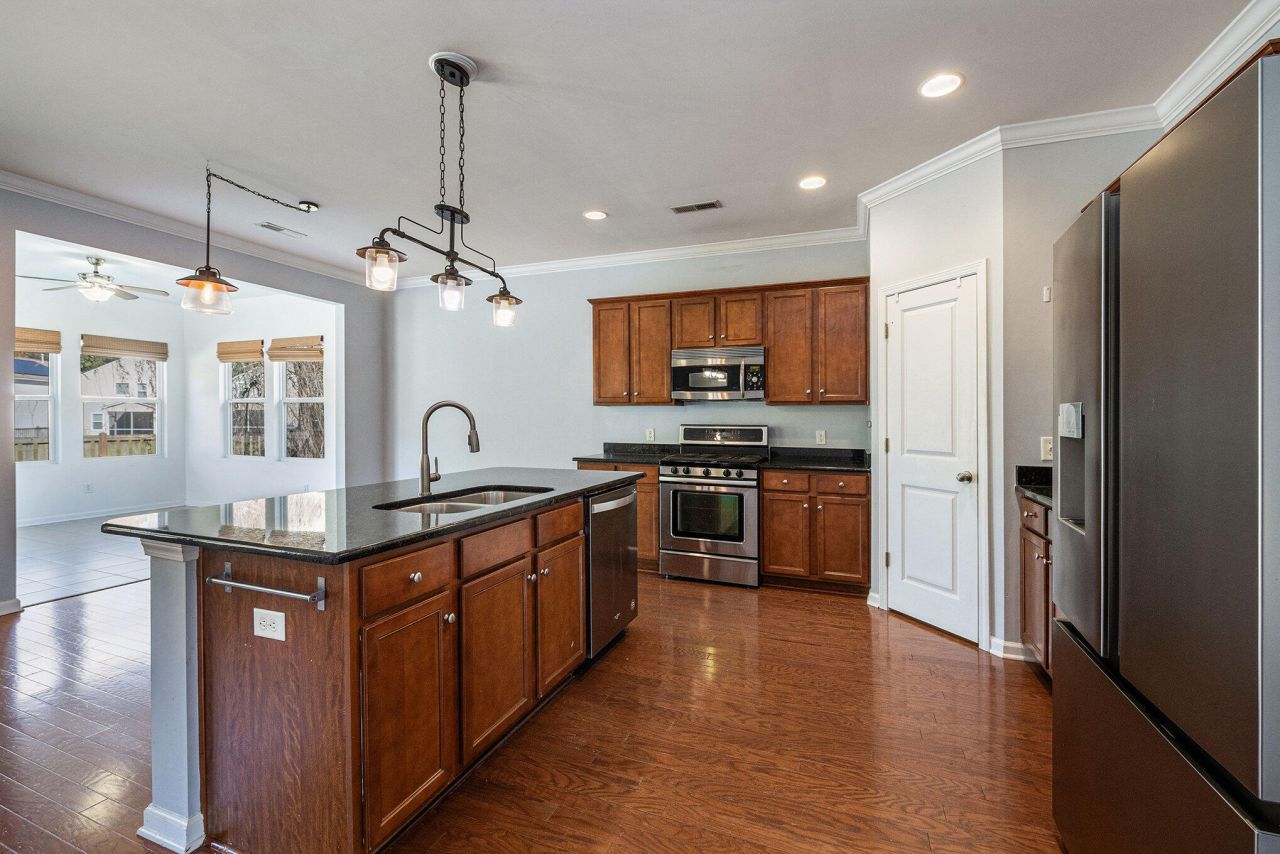 4810 Hawkins Drive Photo 8