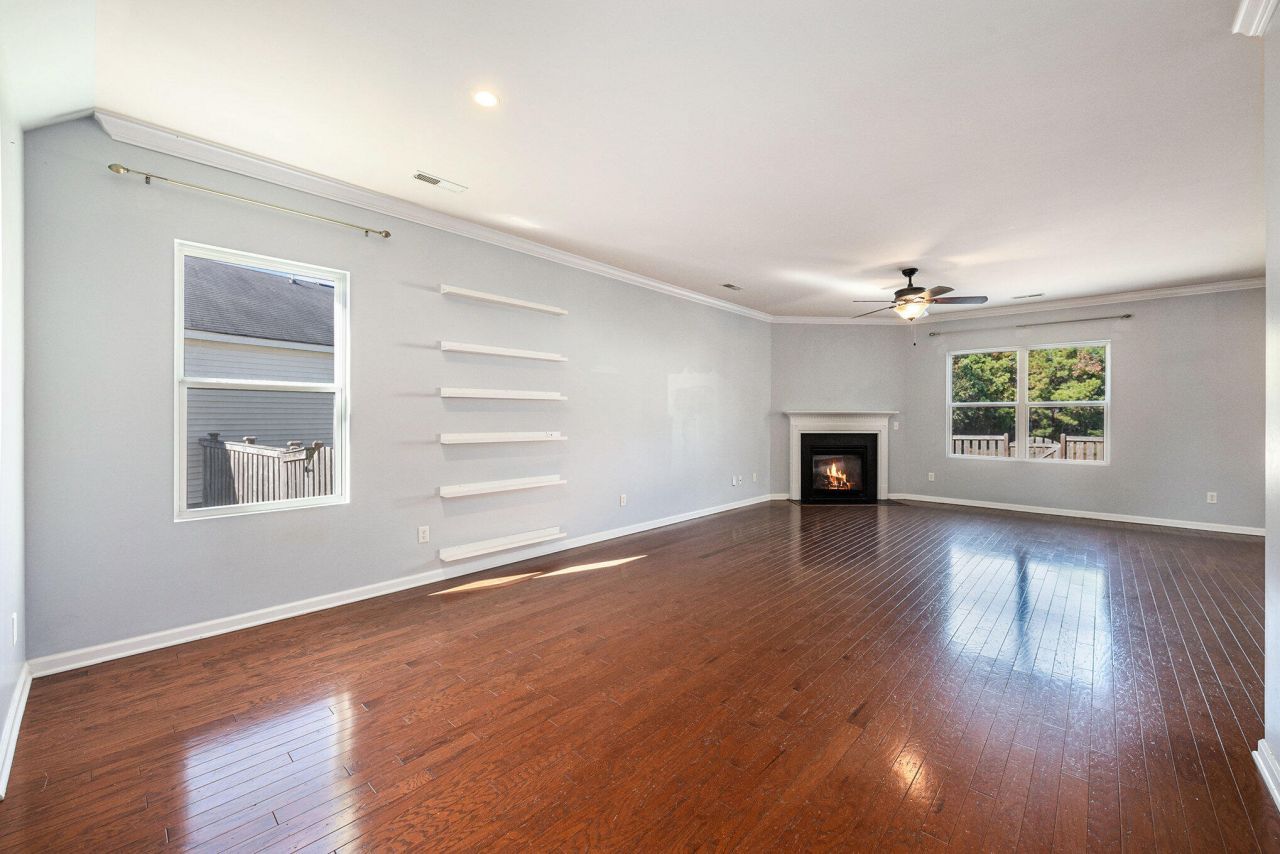 4810 Hawkins Drive Photo 9