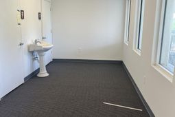 4221 N Kings Hwy. photo 4