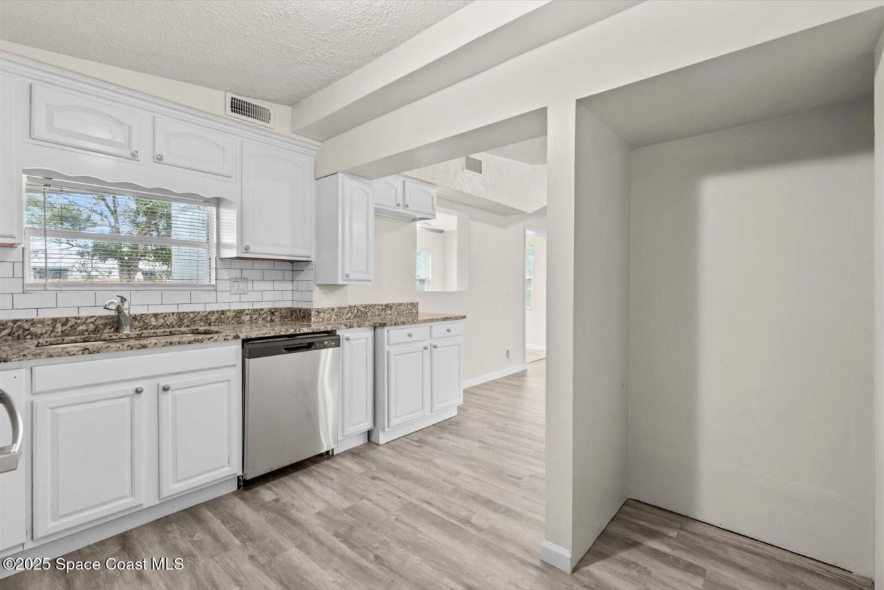 7506 Roberts Road, Fort Pierce, FL 34951 Photo