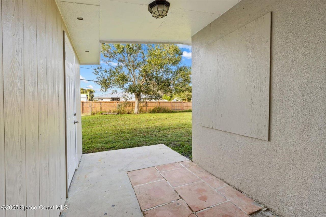 7506 Roberts Road, Fort Pierce, FL 34951 Photo