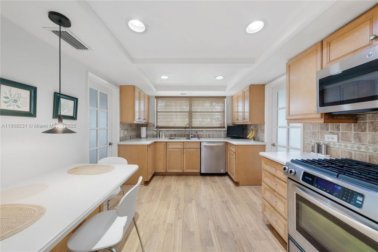 145 Harbour Way, Bal Harbour, FL 33154 Photo