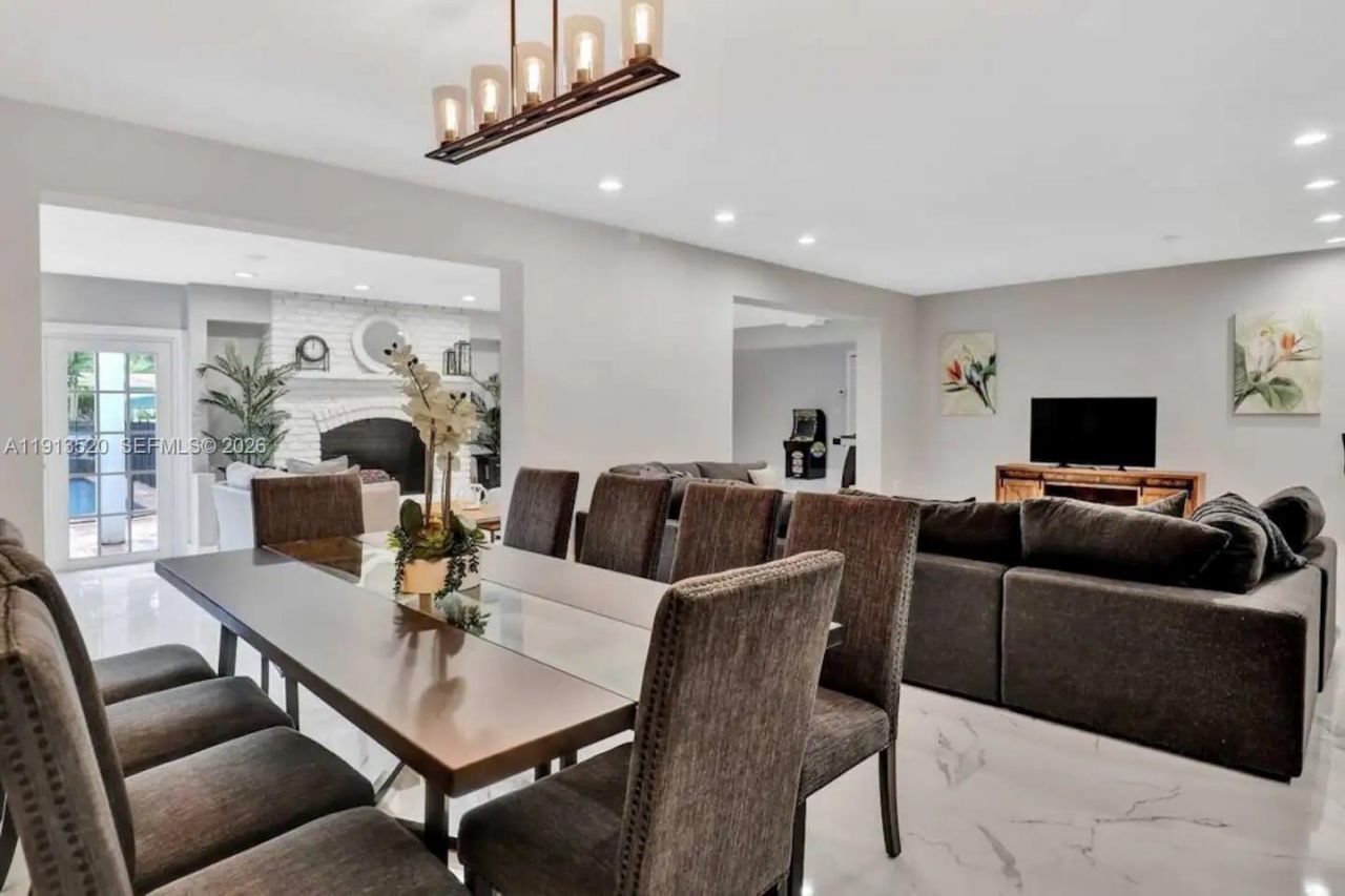 1025 N Southlake Dr, Hollywood, FL 33019 Photo