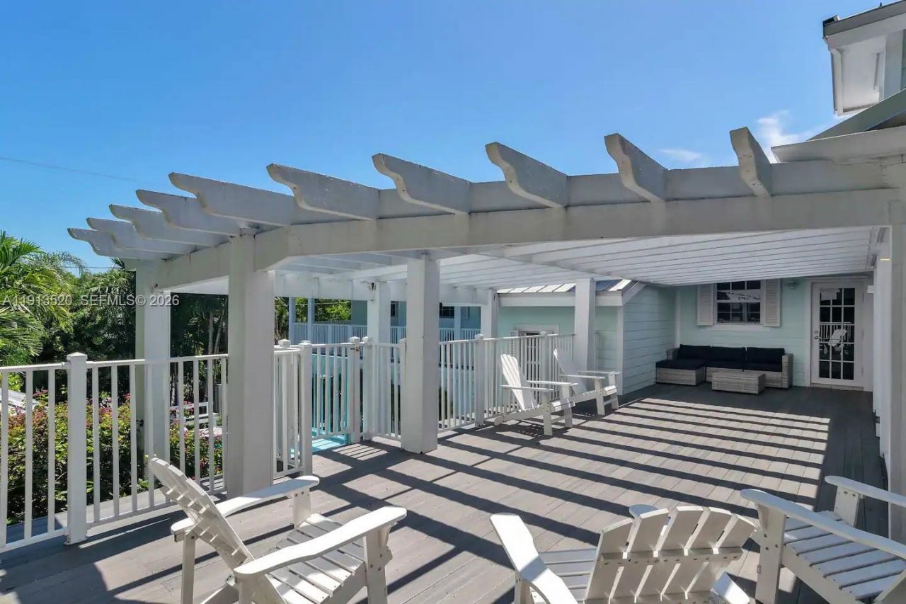 1025 N Southlake Dr, Hollywood, FL 33019 Photo