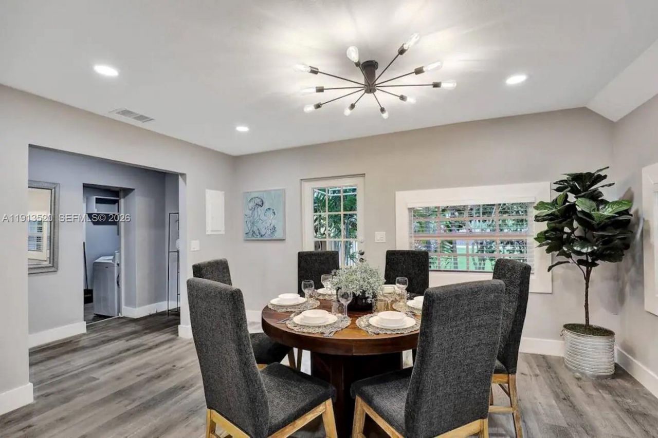 1025 N Southlake Dr, Hollywood, FL 33019 Photo